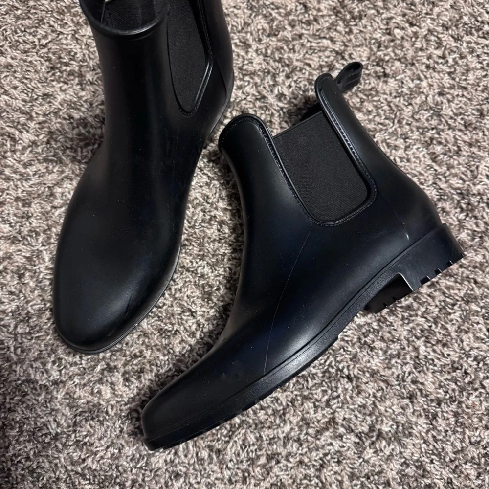 A New Day Black chelsea style rain boot Size 8